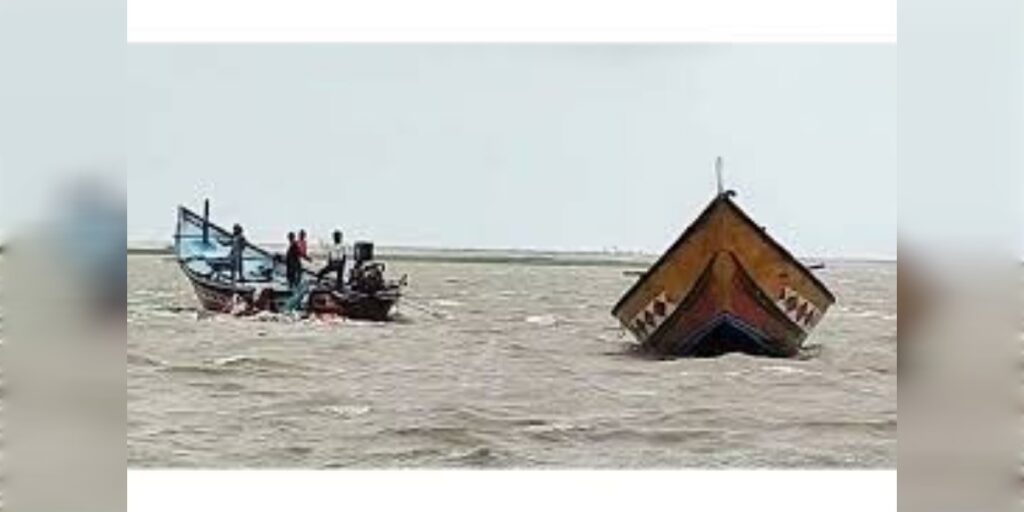 অৰ্ণৱে ভয়াৱহ ৰূপ লোৱাত ২৪ ঘণ্টা অব্যাহত থাকিব তাণ্ডৱ, বিদ্যালয় বন্ধ ঘোষণা