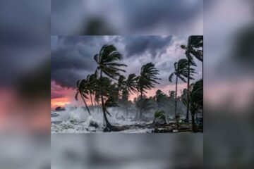 অন্ধ্ৰৰ উপকূলত ঘূৰ্ণীবতাহ অৰ্ণৱ