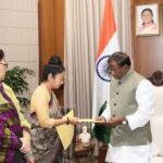 জুবিন গাৰ্গৰ ন্যায়ৰ দাবীত ৰাজ্যপালক ৭ দফীয়া স্মাৰক পত্ৰ গৰিমা শইকীয়া গাৰ্গৰ