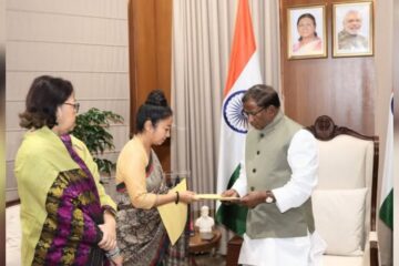 জুবিন গাৰ্গৰ ন্যায়ৰ দাবীত ৰাজ্যপালক ৭ দফীয়া স্মাৰক পত্ৰ গৰিমা শইকীয়া গাৰ্গৰ