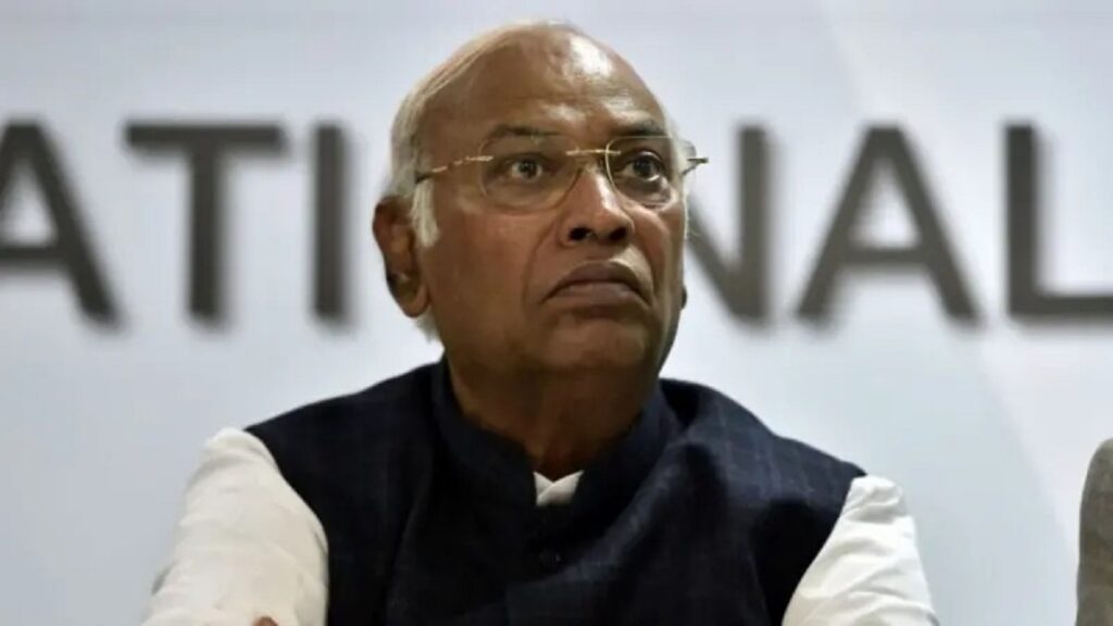 কৰ্ণাটকত খৰাং পৰিস্থিতিৰ ভয়াৱহ ৰূপ; প্ৰধানমন্ত্ৰীলৈ পত্ৰ লিখি তাৎক্ষণিক সাহায্যৰ দাবী মল্লিকাৰ্জুন খাৰ্গেৰ