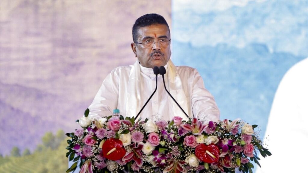 পাঠ্যপুথিত শব্দ সলনিক লৈ তীব্ৰ বিতৰ্ক! ‘পানী’, ‘আব্বা’, ‘আম্মি’ৰ স্থান ল’ব পাৰে ‘জল’, ‘বাবা’, ‘মা’ই